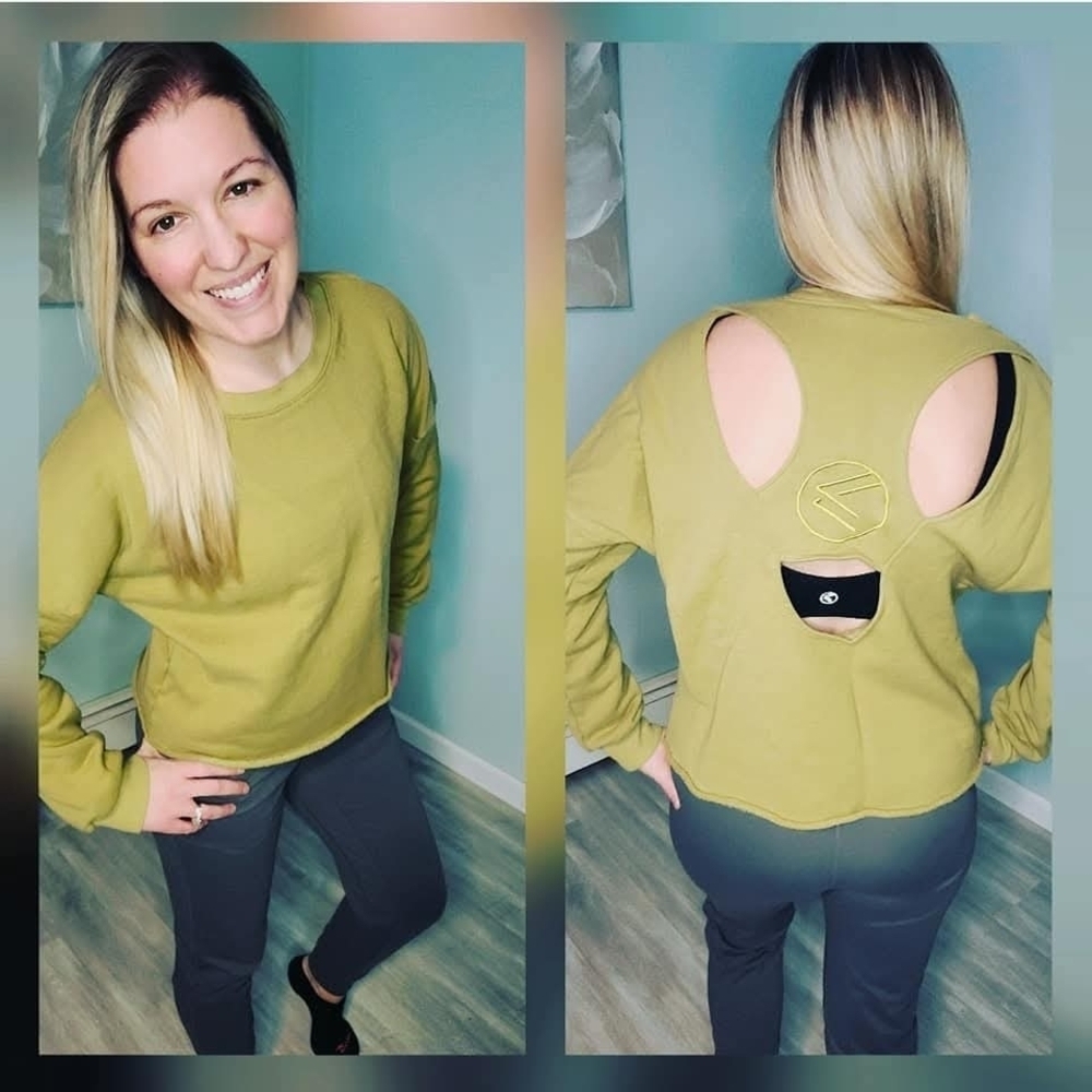 Savvi Olive Green Open-Back Sweatshirt Womens Small